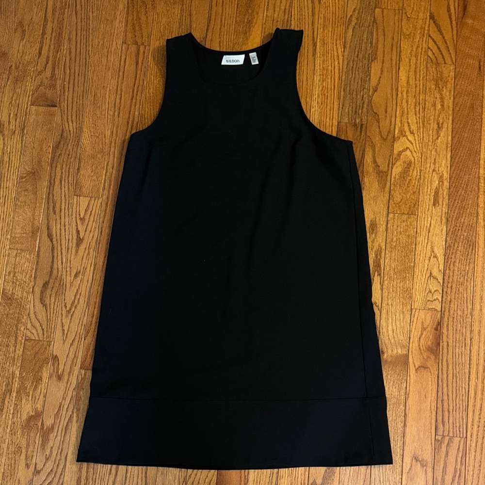 Tildon sleeveless black dress